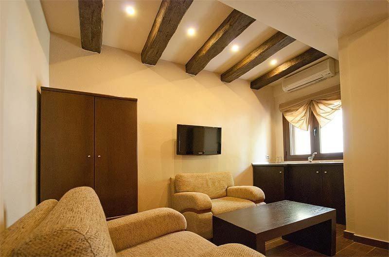 Nostos Hotel Káto Loutrákion Quarto foto