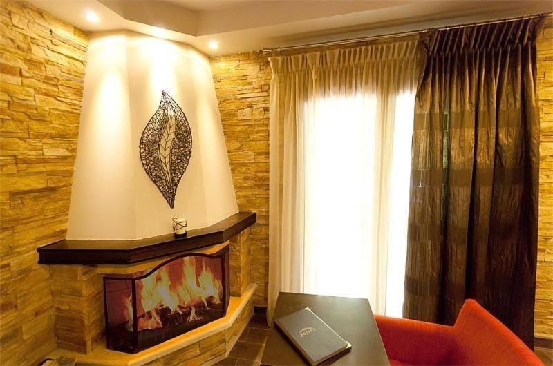 Nostos Hotel Káto Loutrákion Quarto foto
