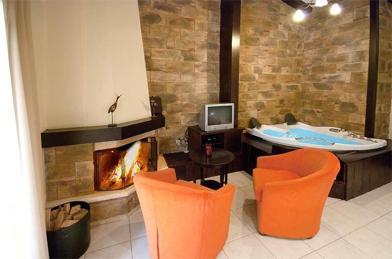 Nostos Hotel Káto Loutrákion Quarto foto