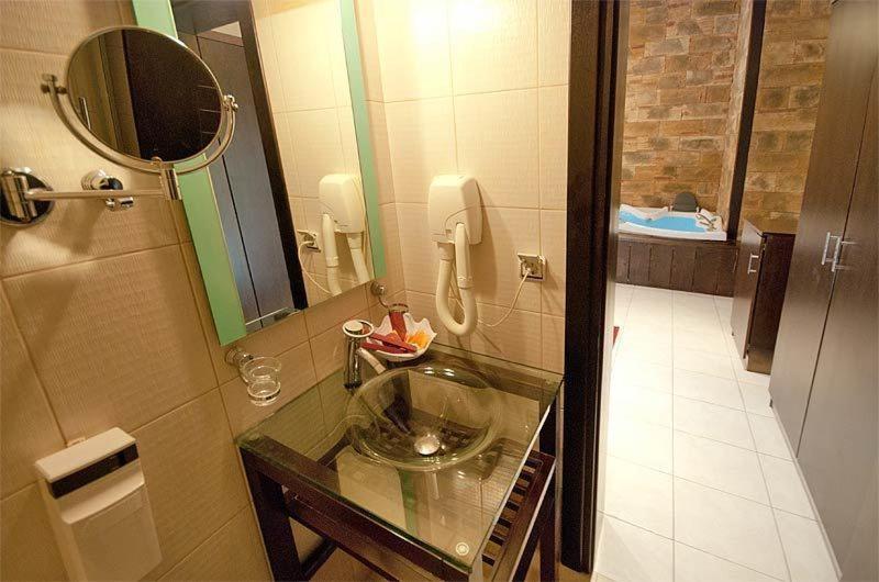 Nostos Hotel Káto Loutrákion Quarto foto