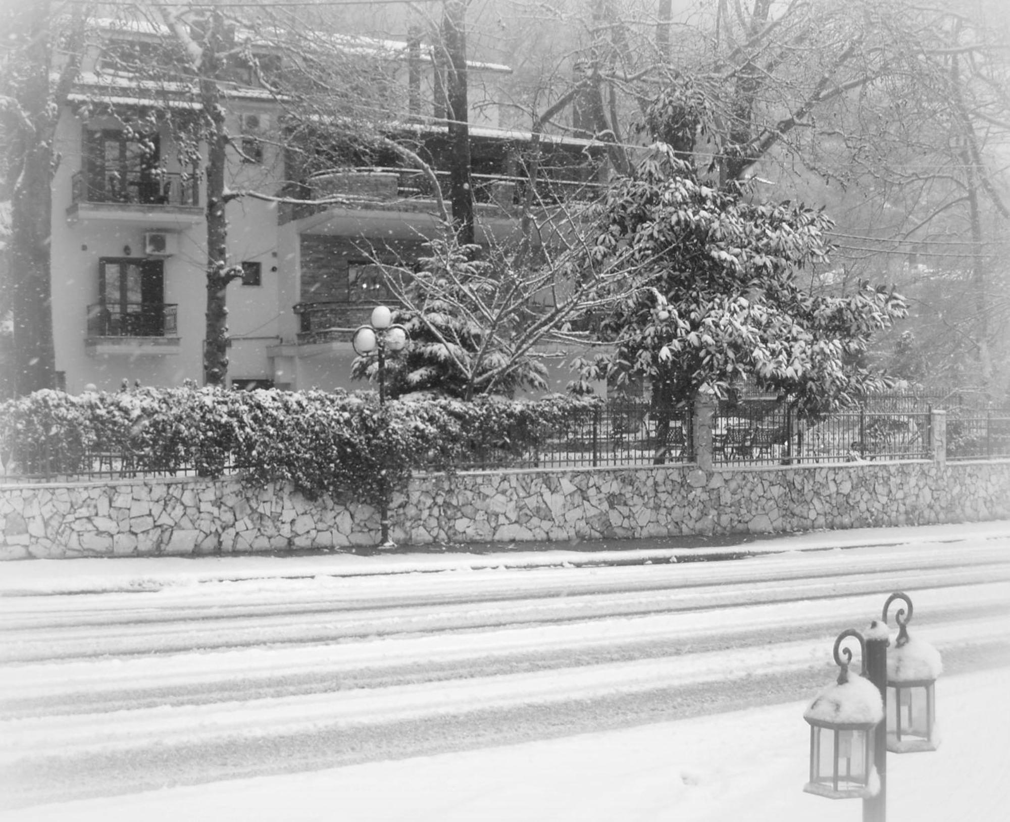 Nostos Hotel Káto Loutrákion Exterior foto